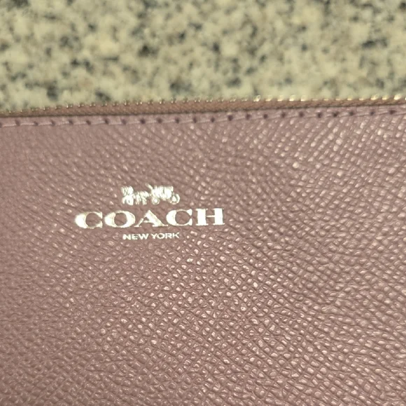 Coach Essential Small Wallet- Mauve Leather Wristlet NWOT - Picture 2 of 12